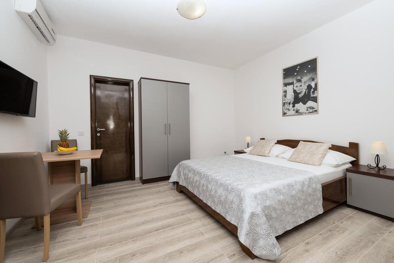Bilin San Apartment Baška Voda Екстериор снимка