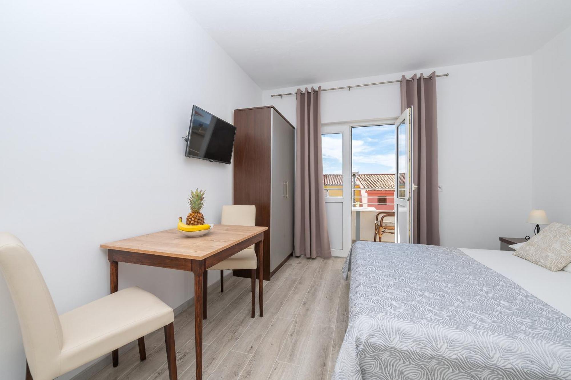 Bilin San Apartment Baška Voda Екстериор снимка