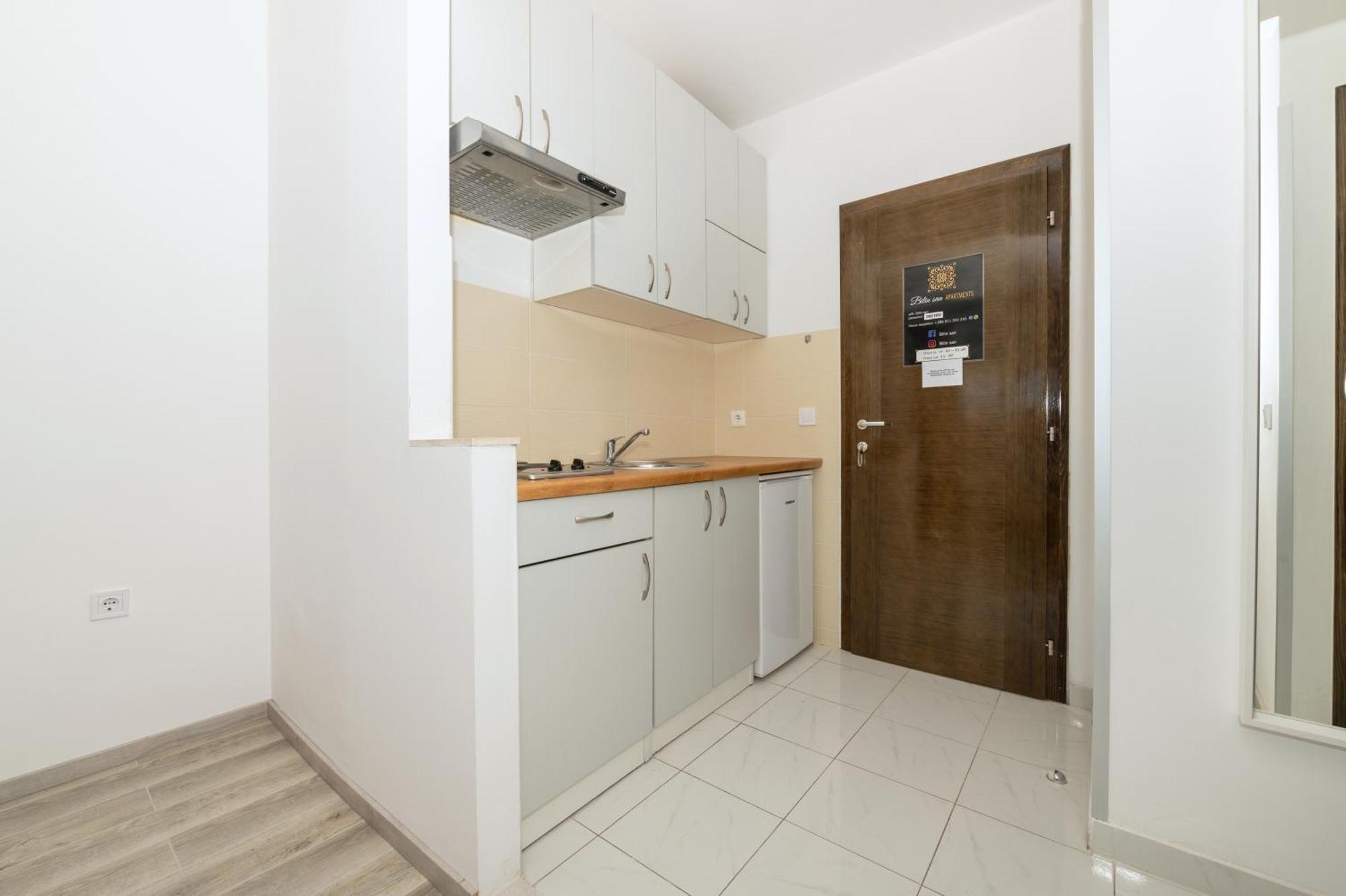 Bilin San Apartment Baška Voda Стая снимка